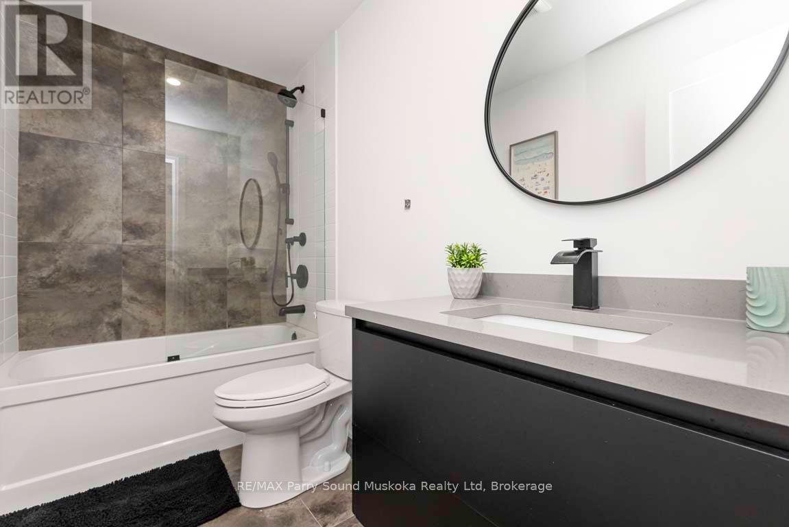 Photo 12 of 57 10th Concession Road, Seguin ON