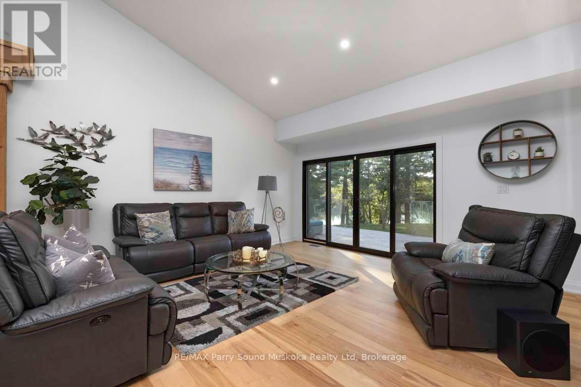 Photo 35 of 57 10th Concession Road, Seguin ON
