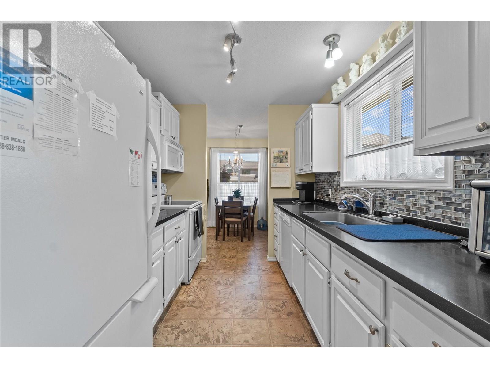 Photo 9 of 111 Harbourfront Drive Nw Unit 11, Salmon Arm BC