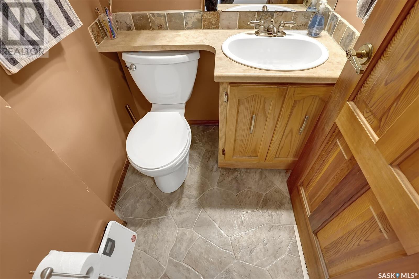 Single Family House 2 Level for Sale in  Grace STREET Regina 