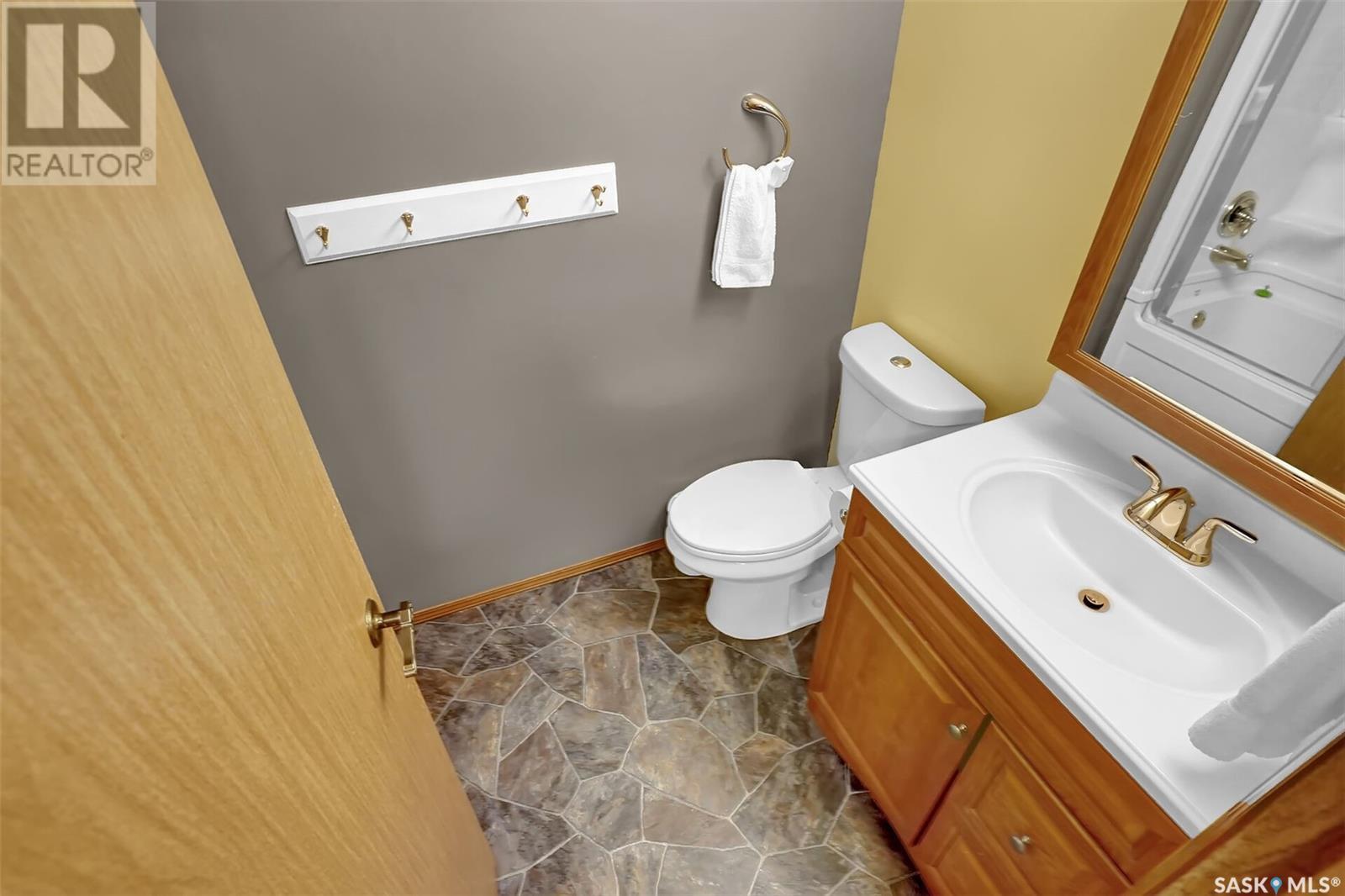 Single Family House 2 Level for Sale in  Grace STREET Regina 