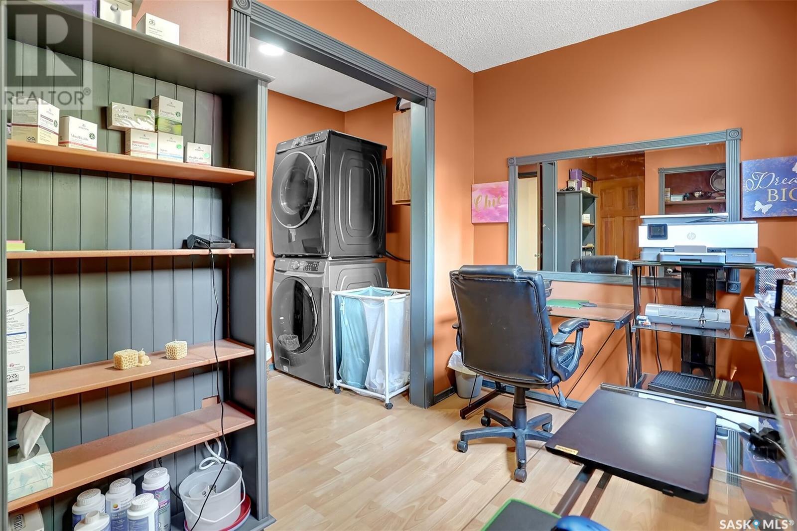Single Family House 2 Level for Sale in  Grace STREET Regina 