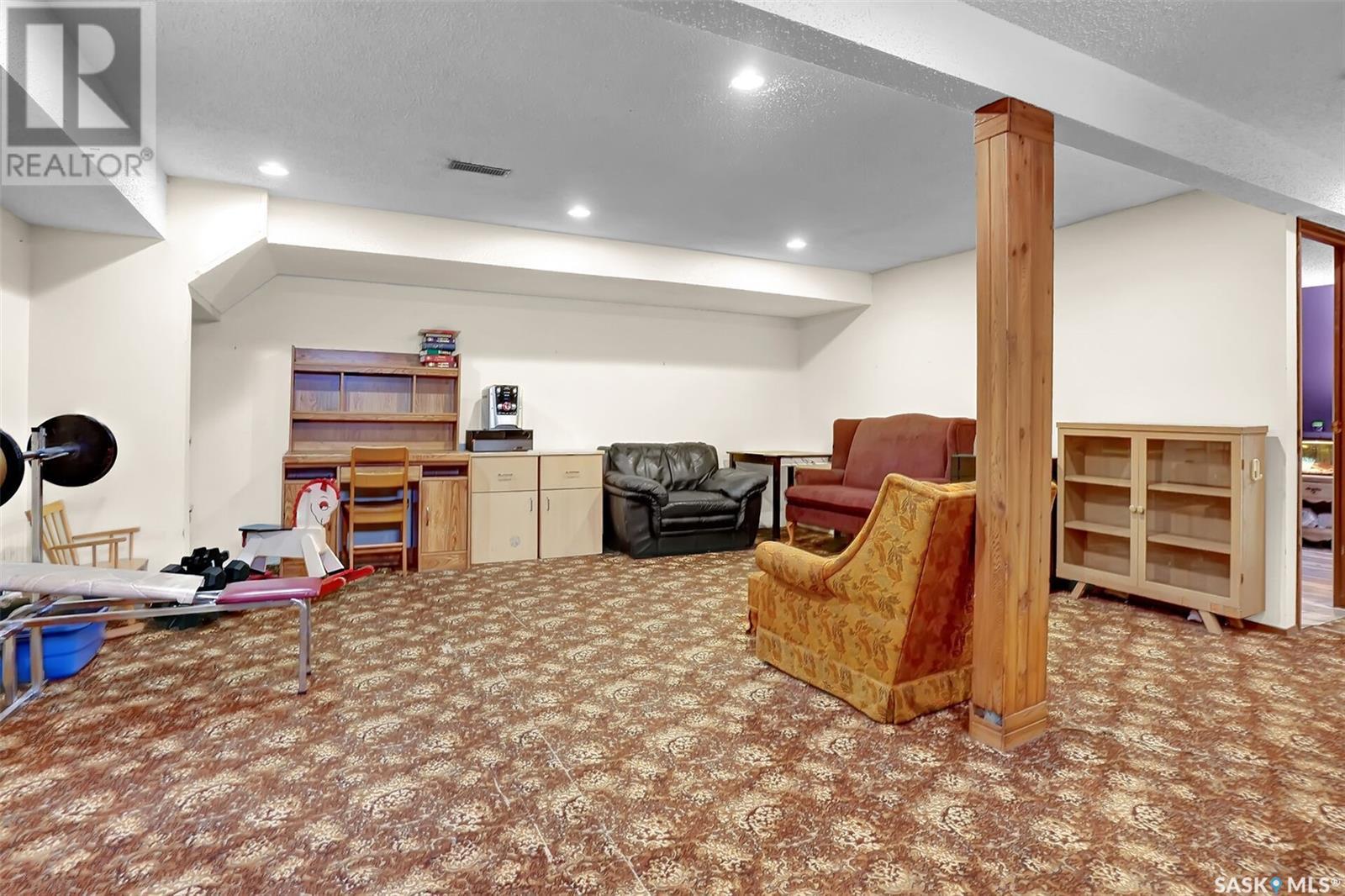 Single Family House 2 Level for Sale in  Grace STREET Regina 