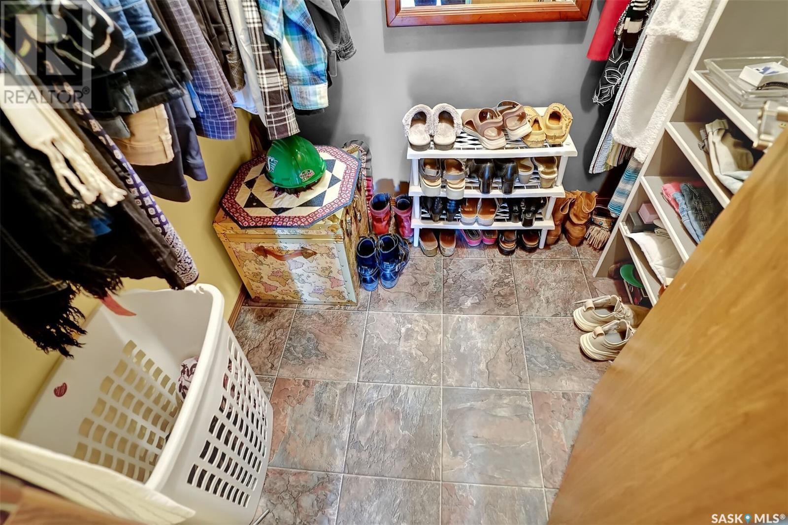 Single Family House 2 Level for Sale in  Grace STREET Regina 