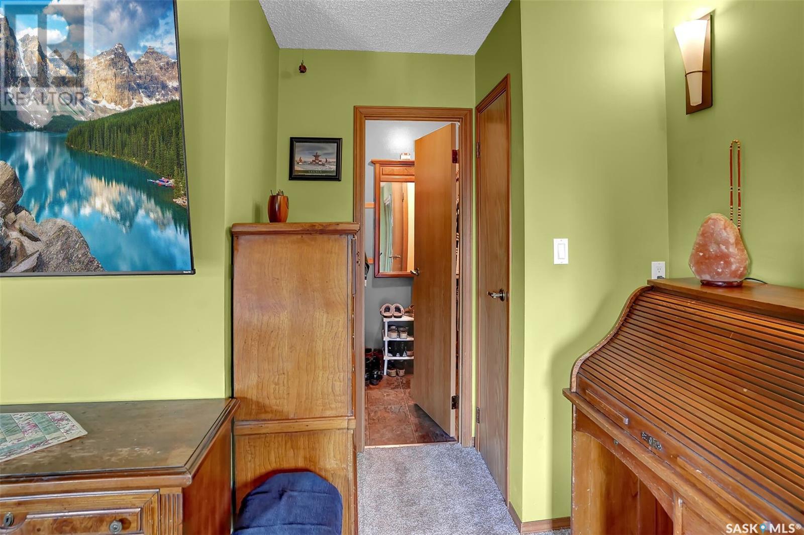 Single Family House 2 Level for Sale in  Grace STREET Regina 