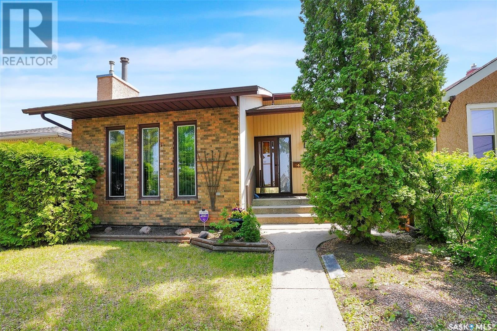 Single Family House 2 Level for Sale in  Grace STREET Regina 