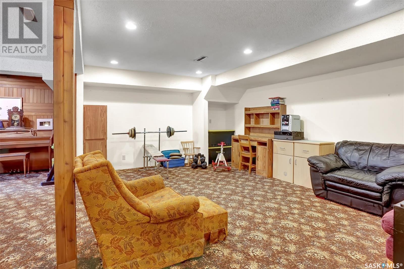 Single Family House 2 Level for Sale in  Grace STREET Regina 