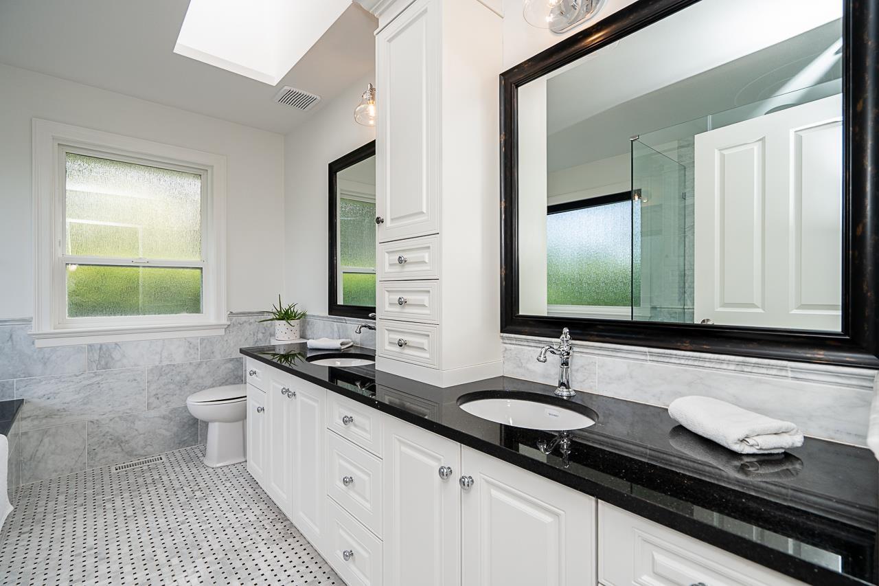 Photo 5 of 15535 36 B Avenue, Surrey BC