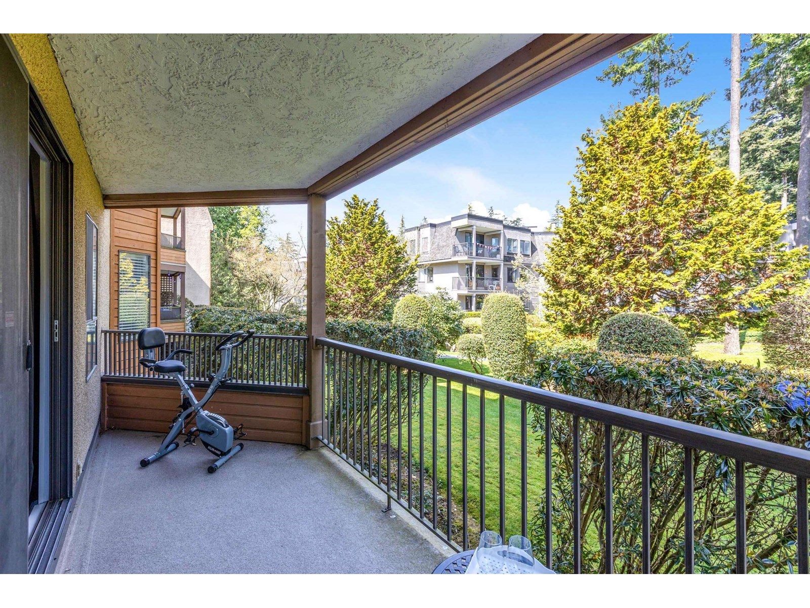 Photo 3 of 106 1720 Southmere Crescent, Surrey BC
