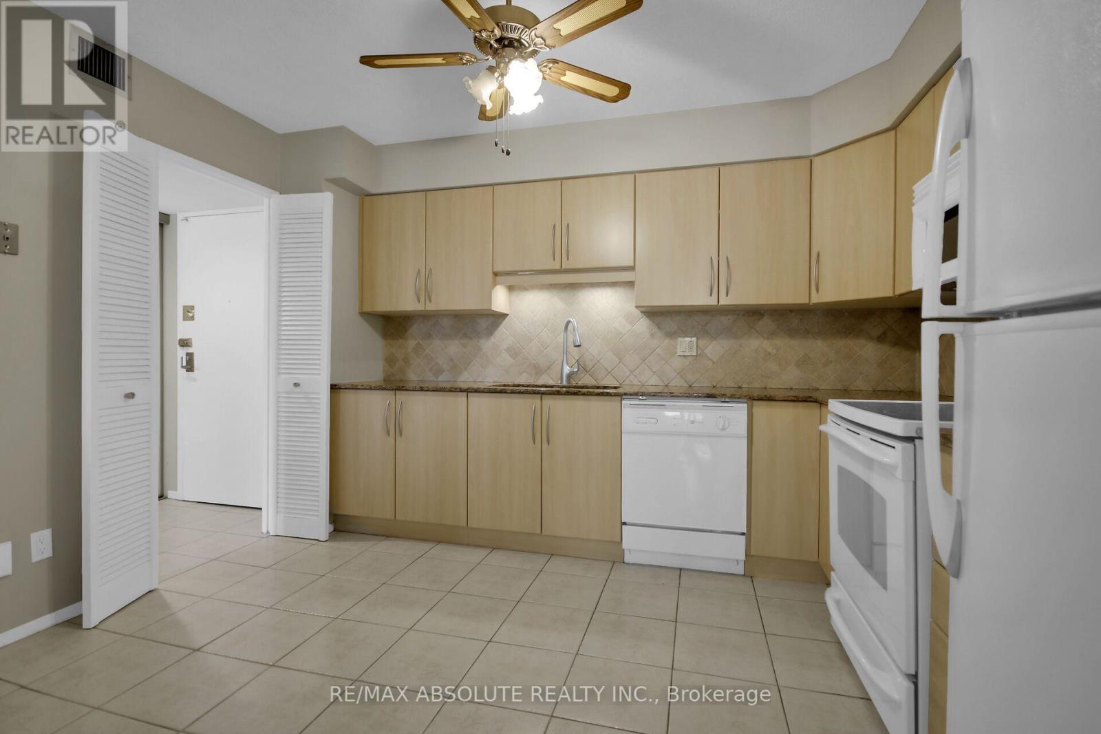 Photo 6 of 203 50 Emmerson Avenue, Ottawa ON
