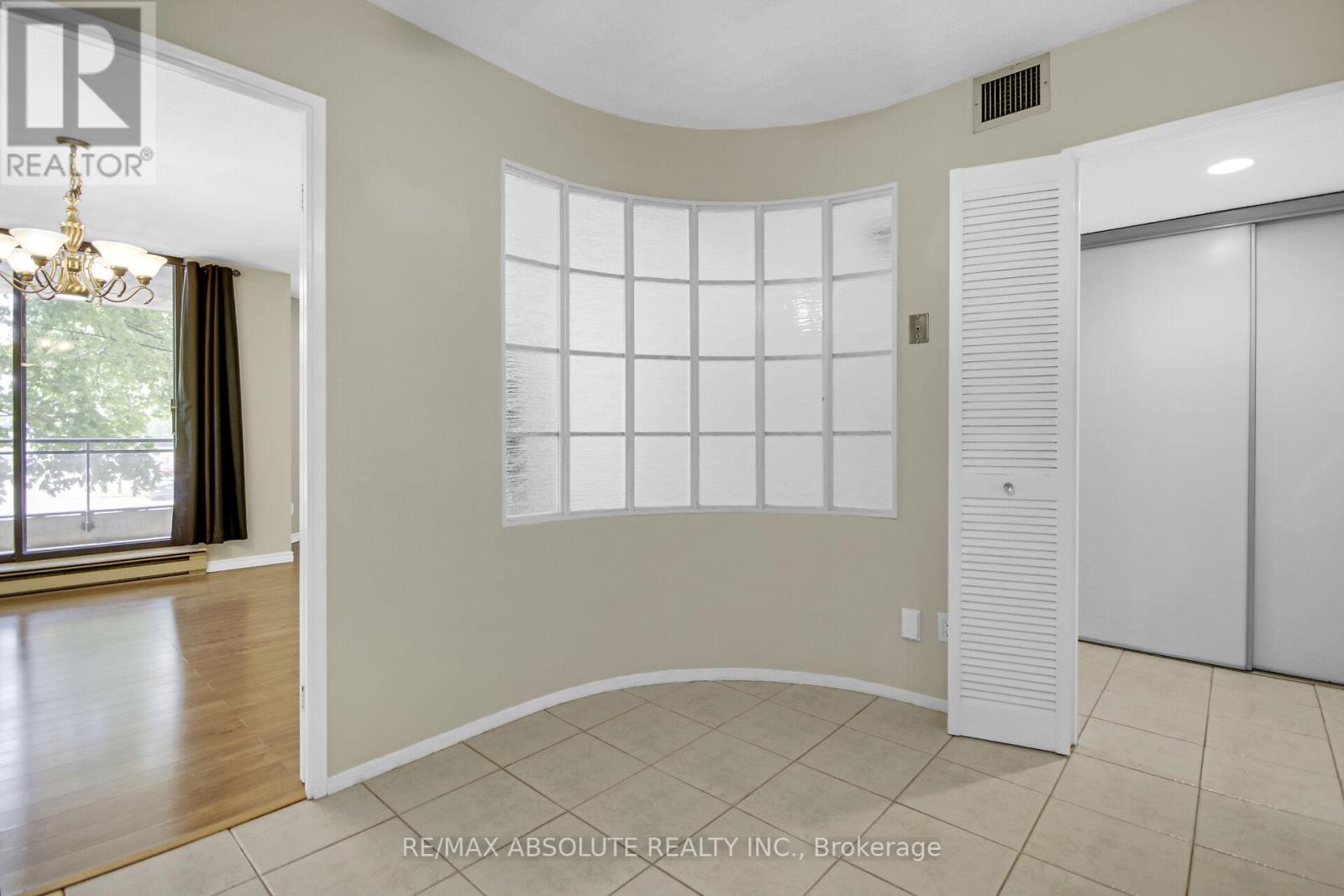 Photo 23 of 203 50 Emmerson Avenue, Ottawa ON