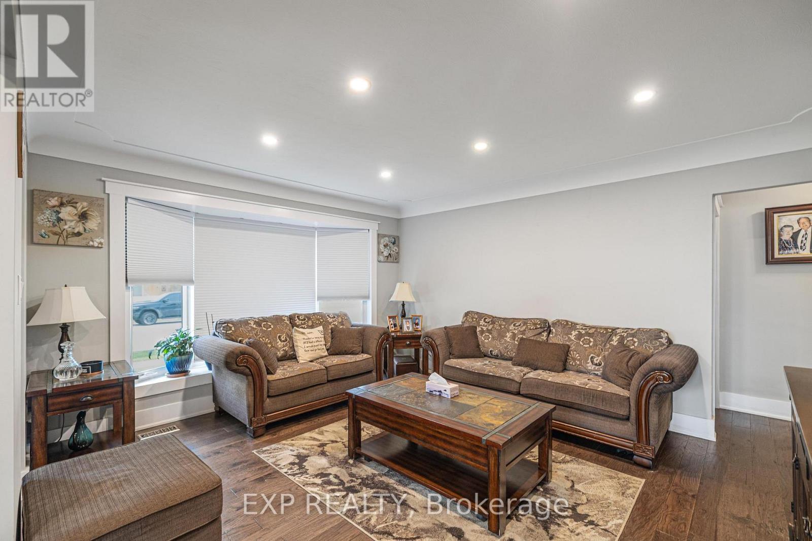 Photo 13 of 1057 Clare Avenue, Cambridge ON