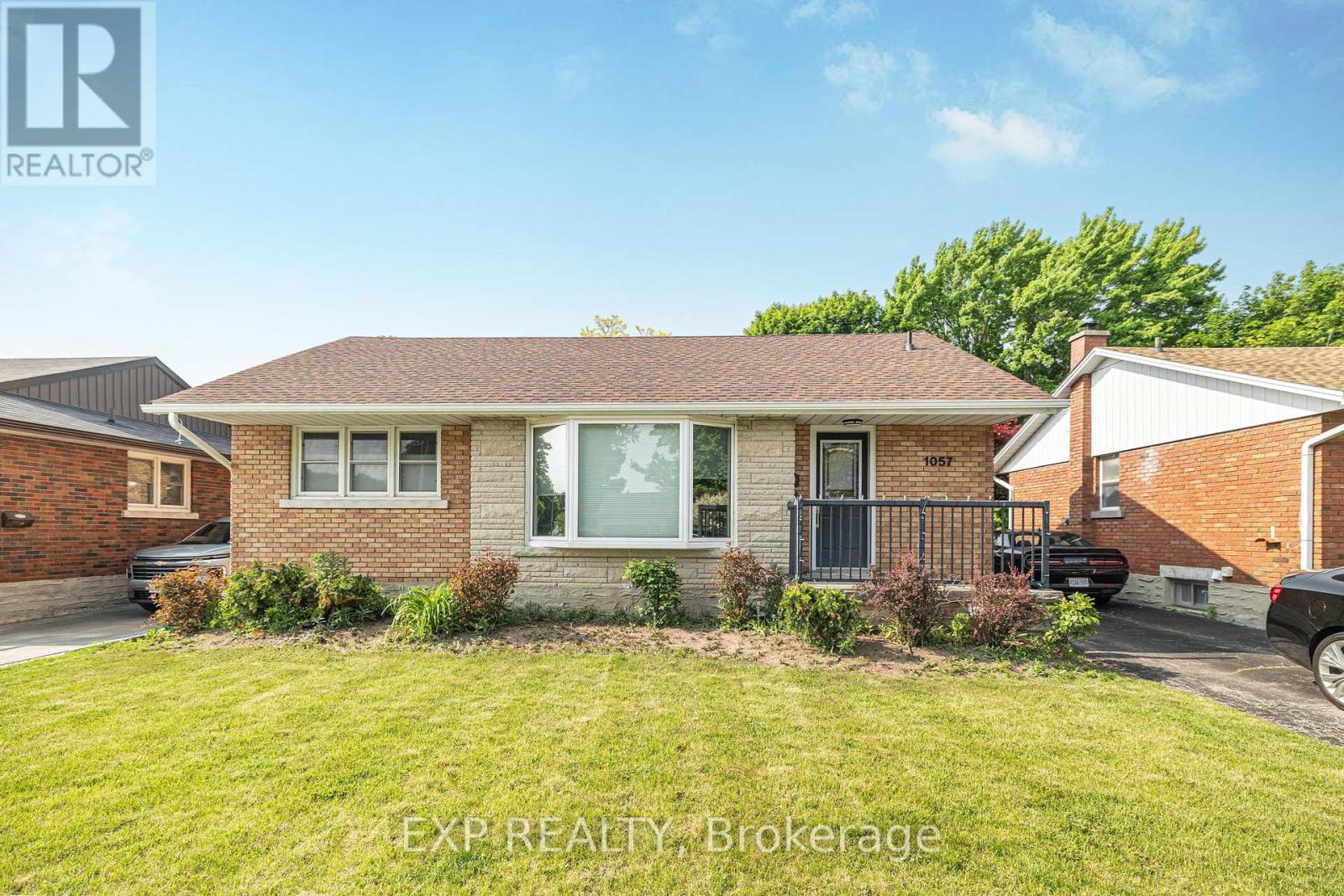 Photo 2 of 1057 Clare Avenue, Cambridge ON