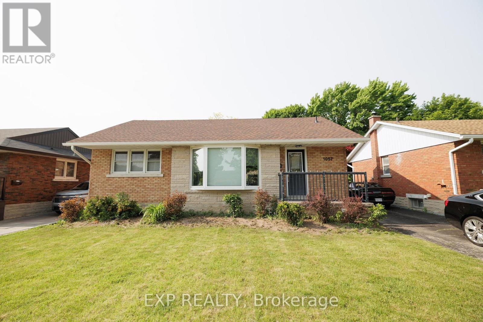 Photo 3 of 1057 Clare Avenue, Cambridge ON