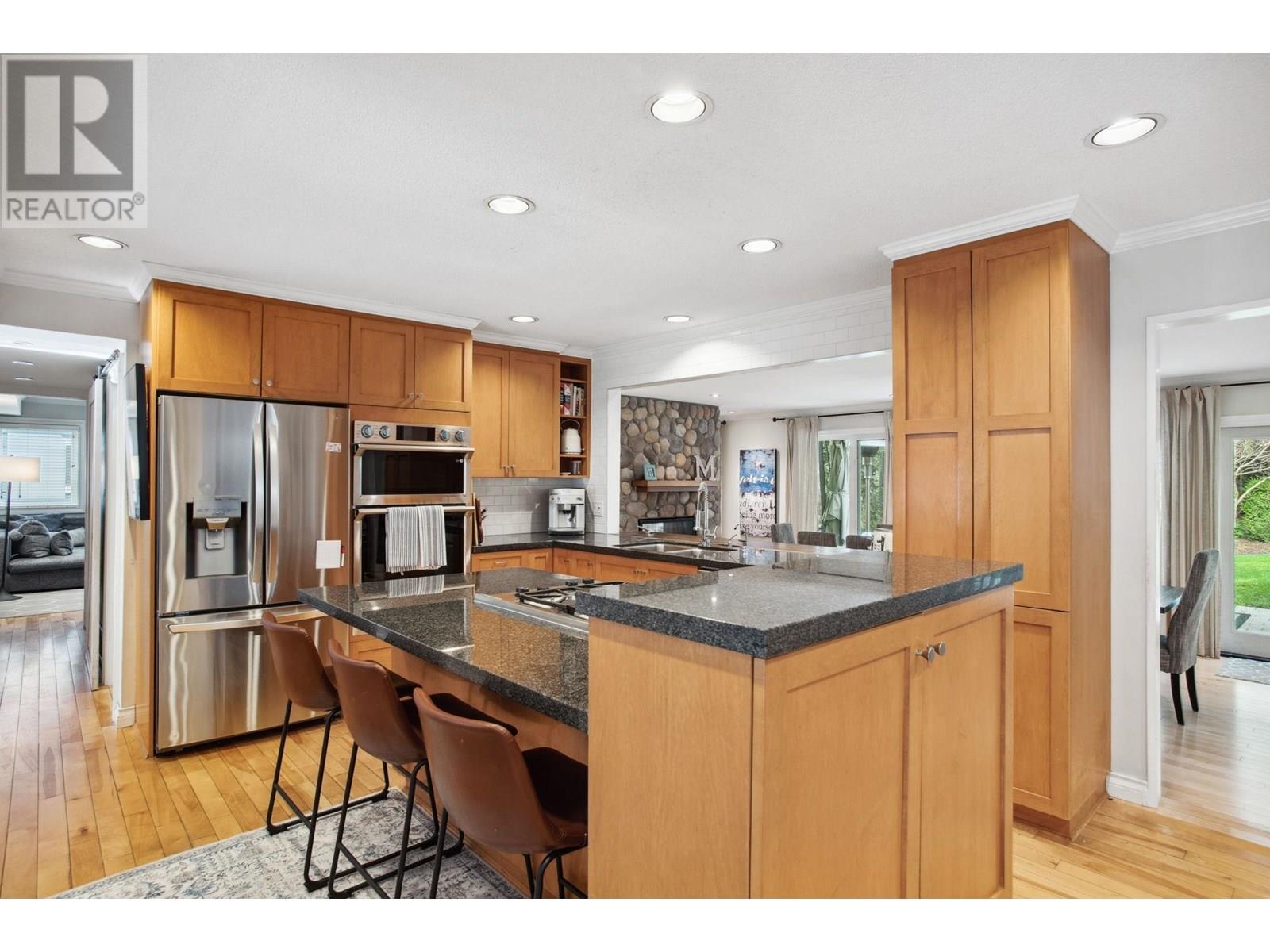 Photo 19 of 2569 Hyannis Point, North Vancouver BC
