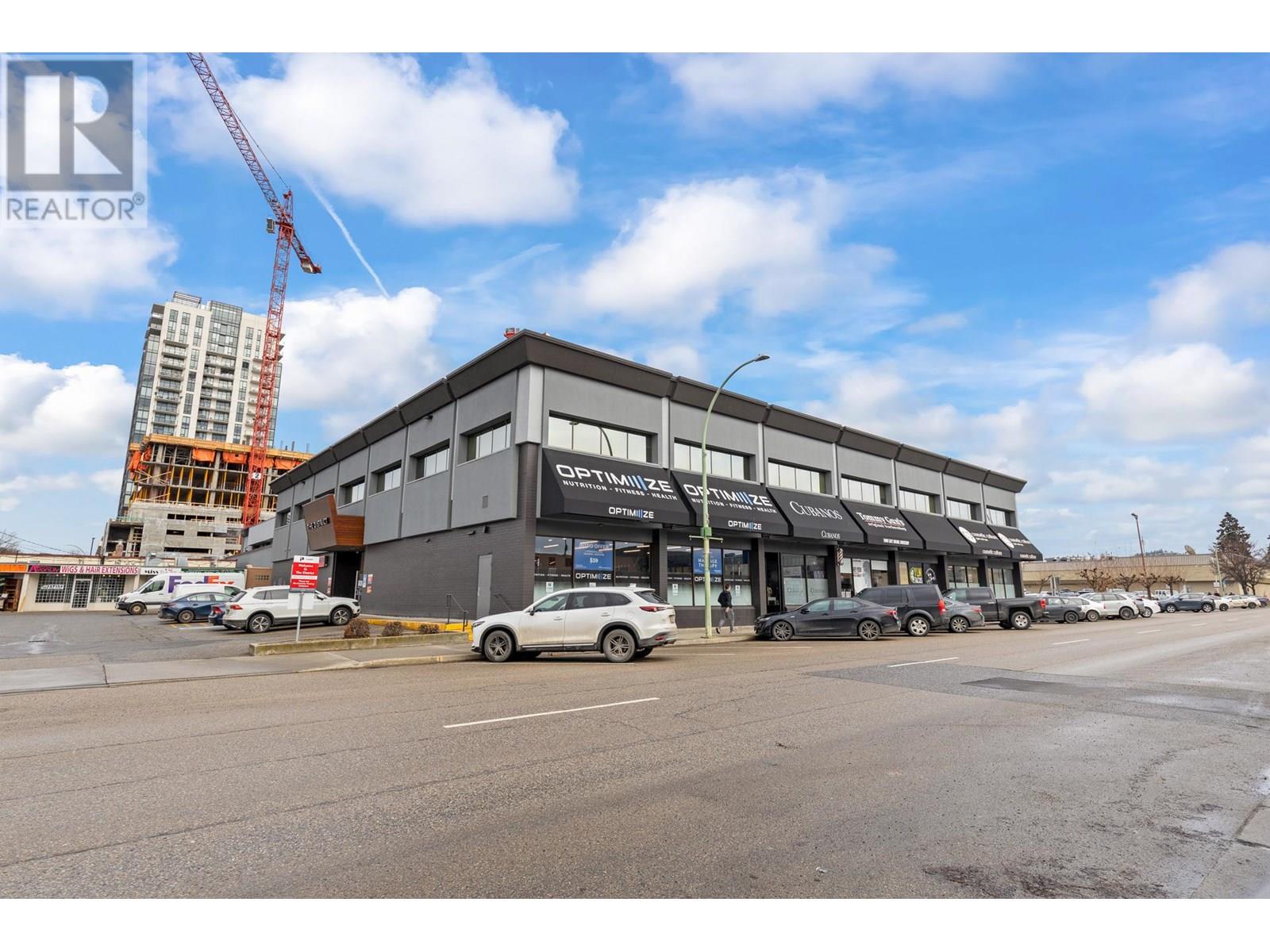 13 565 Bernard Avenue, Kelowna