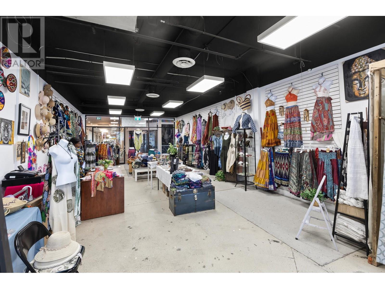 28 565 Bernard Avenue, Kelowna