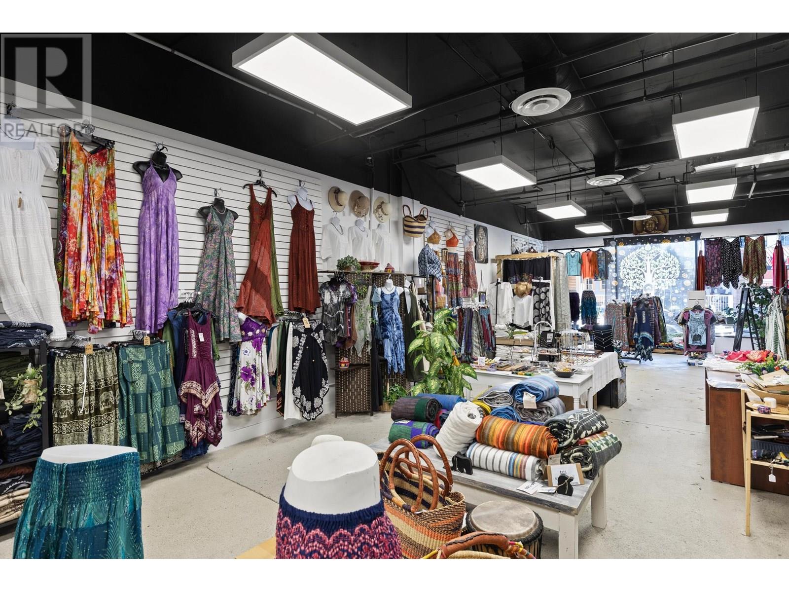 28 565 Bernard Avenue, Kelowna