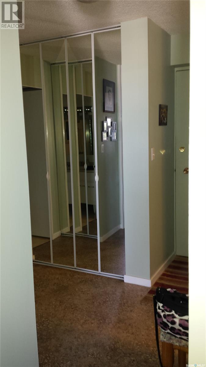 Single Family House High rise for Sale in   RAE STREET Regina 