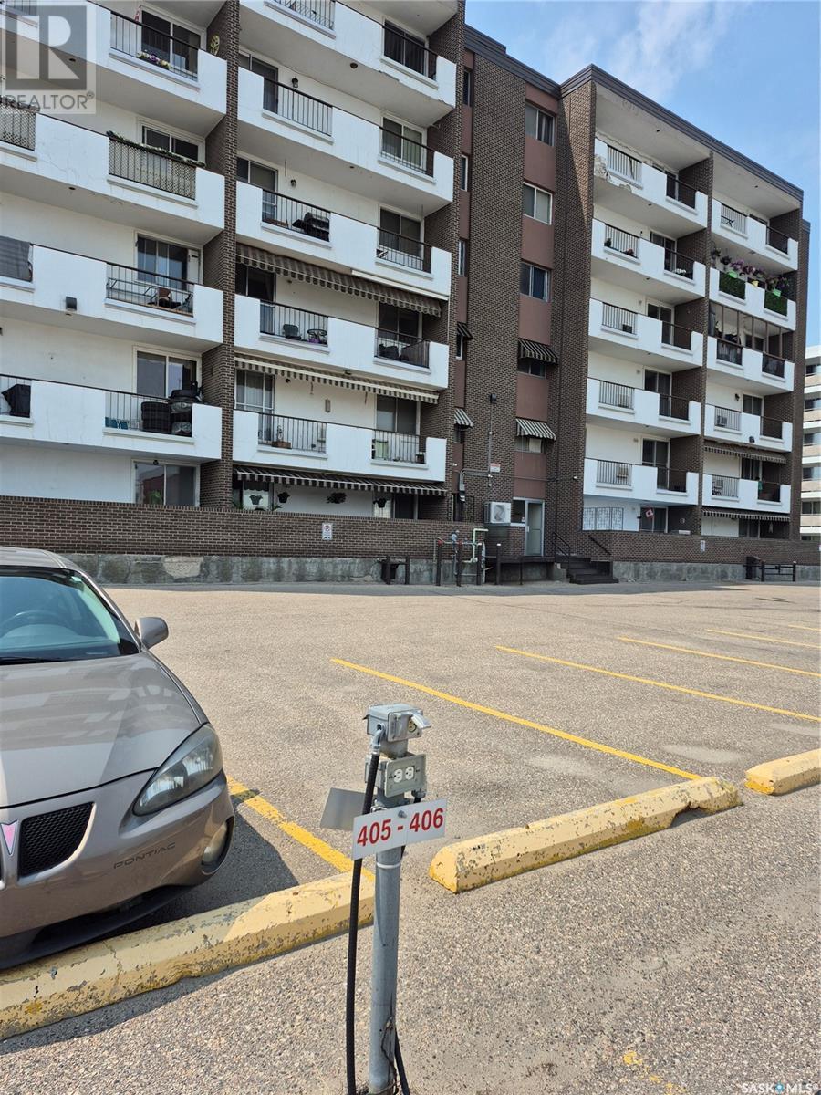 Single Family House High rise for Sale in   RAE STREET Regina 