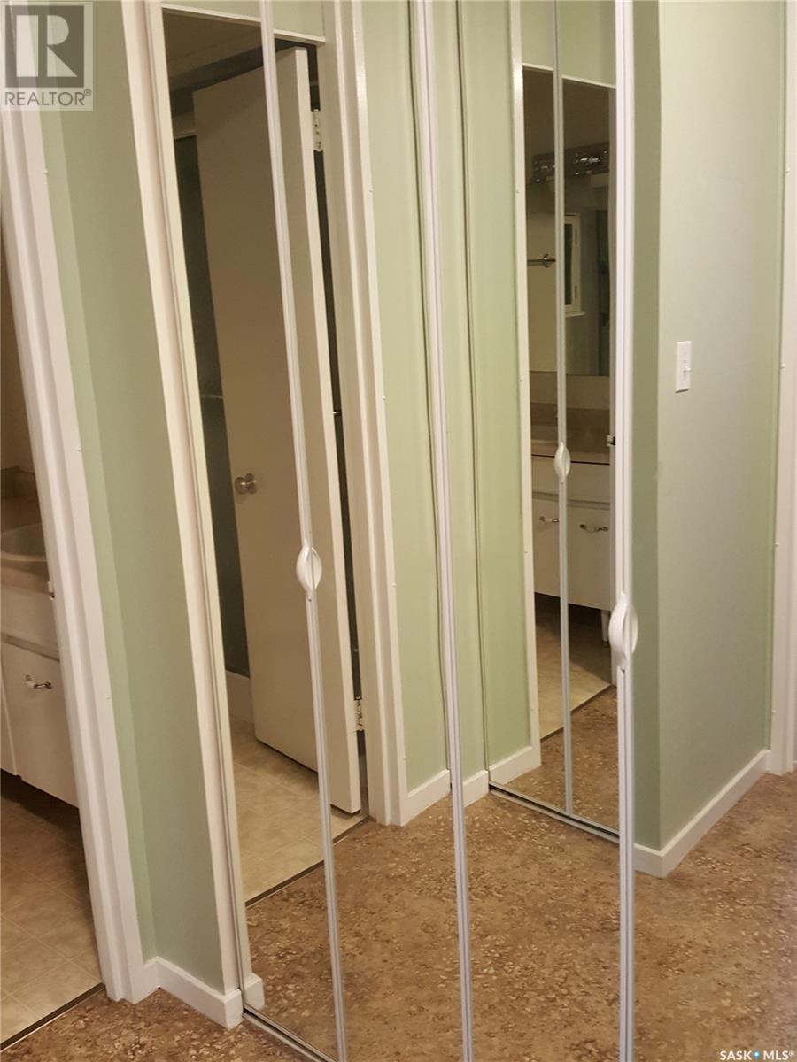 Single Family House High rise for Sale in   RAE STREET Regina 