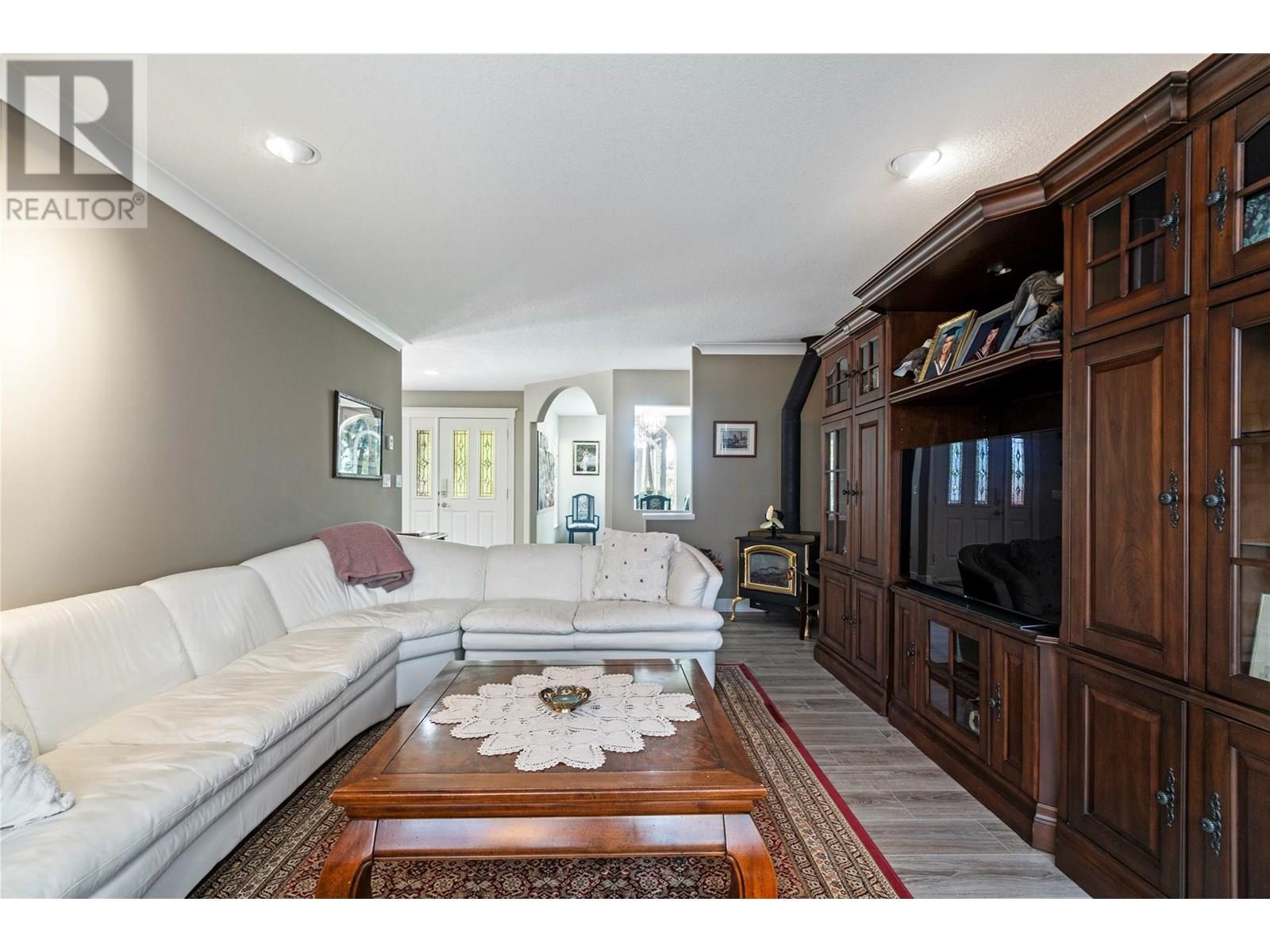  1047 Wharf Road, Scotch Creek