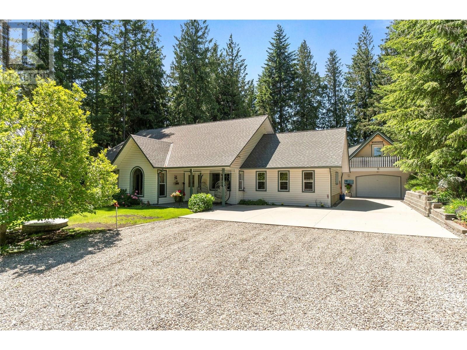  1047 Wharf Road, Scotch Creek