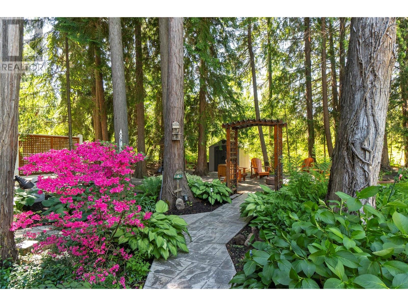  1047 Wharf Road, Scotch Creek