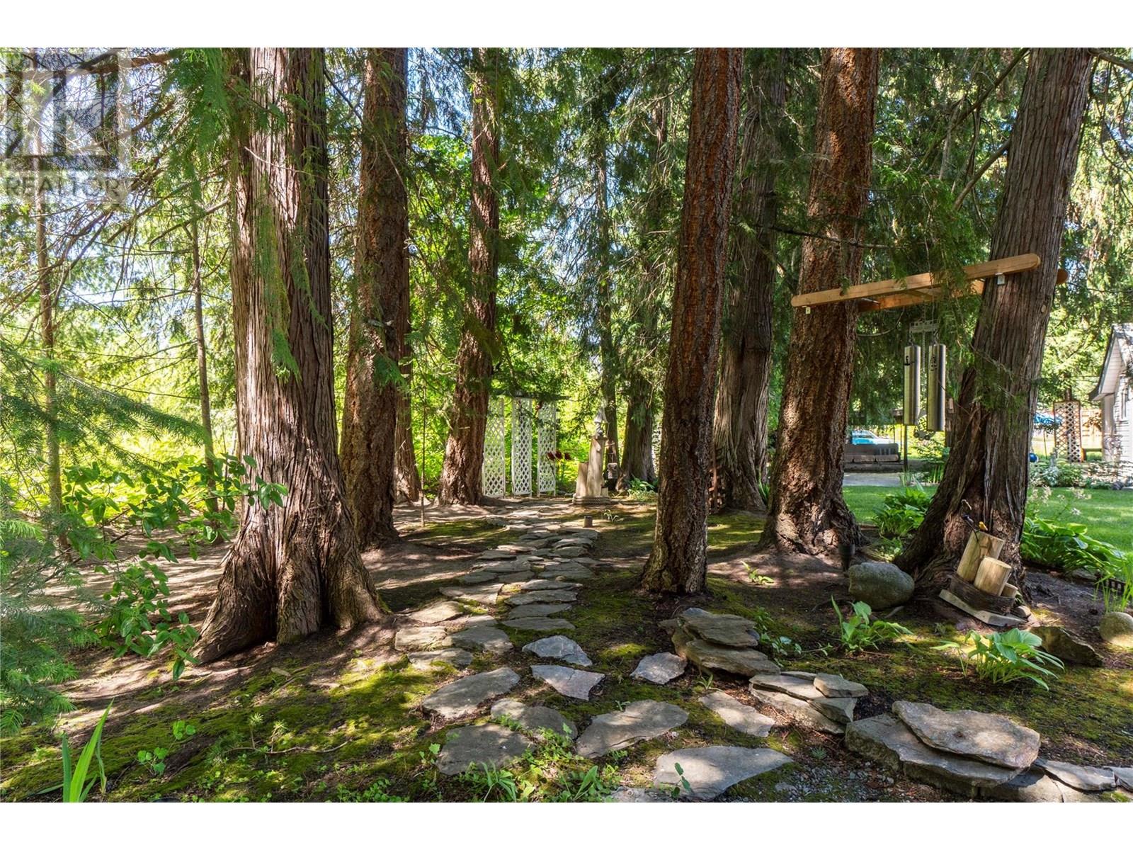  1047 Wharf Road, Scotch Creek