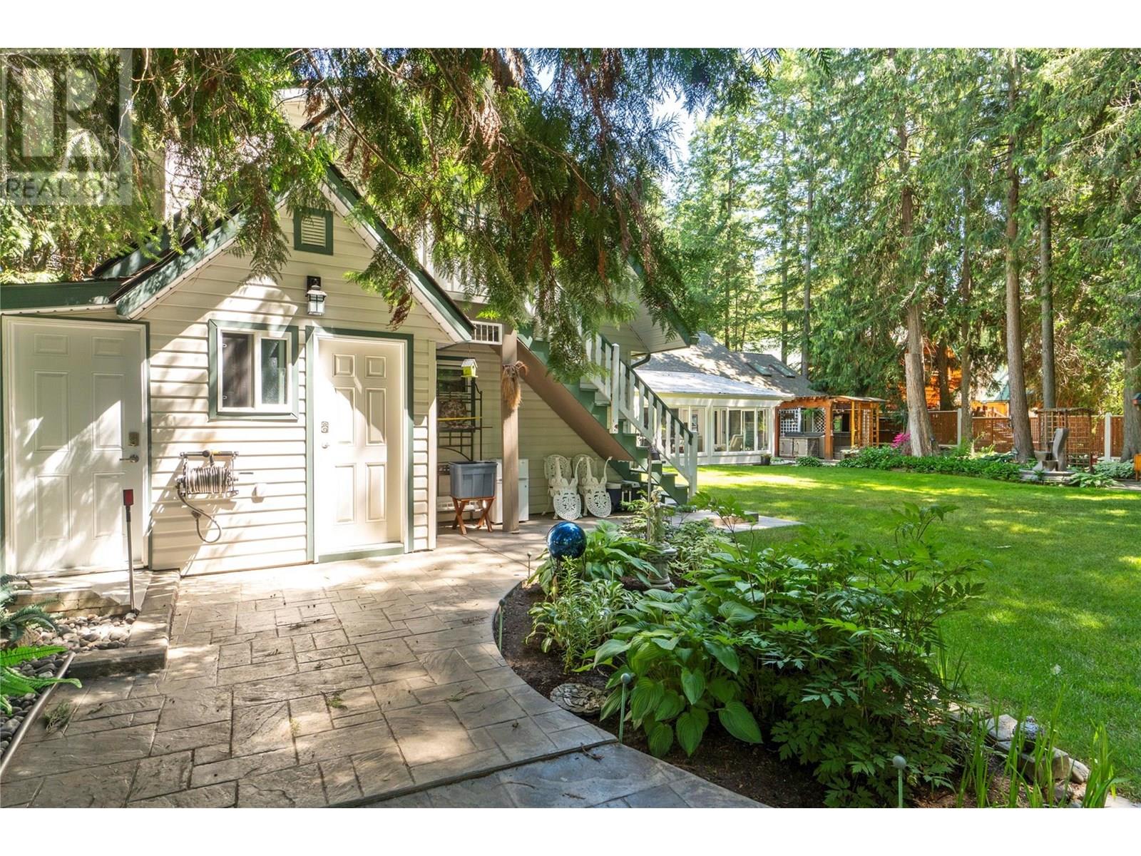  1047 Wharf Road, Scotch Creek