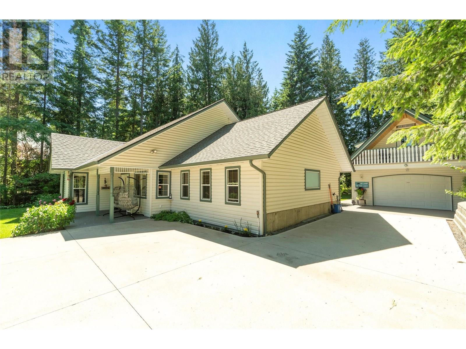  1047 Wharf Road, Scotch Creek