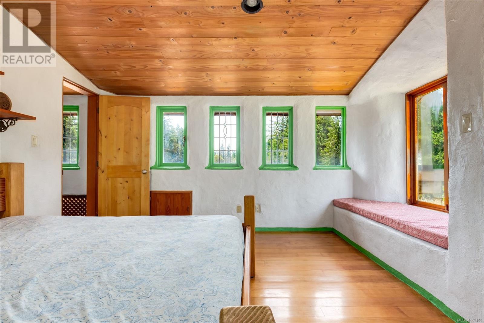 9 Main Rd, Lasqueti Island