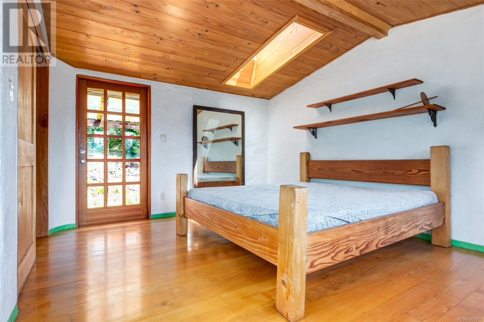 9 Main Rd, Lasqueti Island