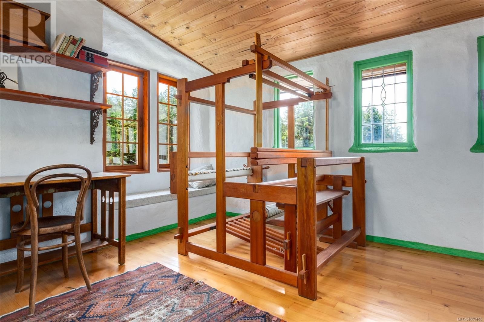 9 Main Rd, Lasqueti Island