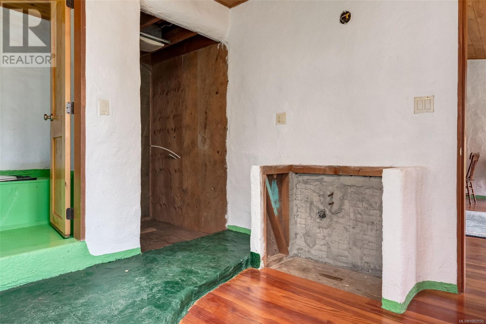 9 Main Rd, Lasqueti Island