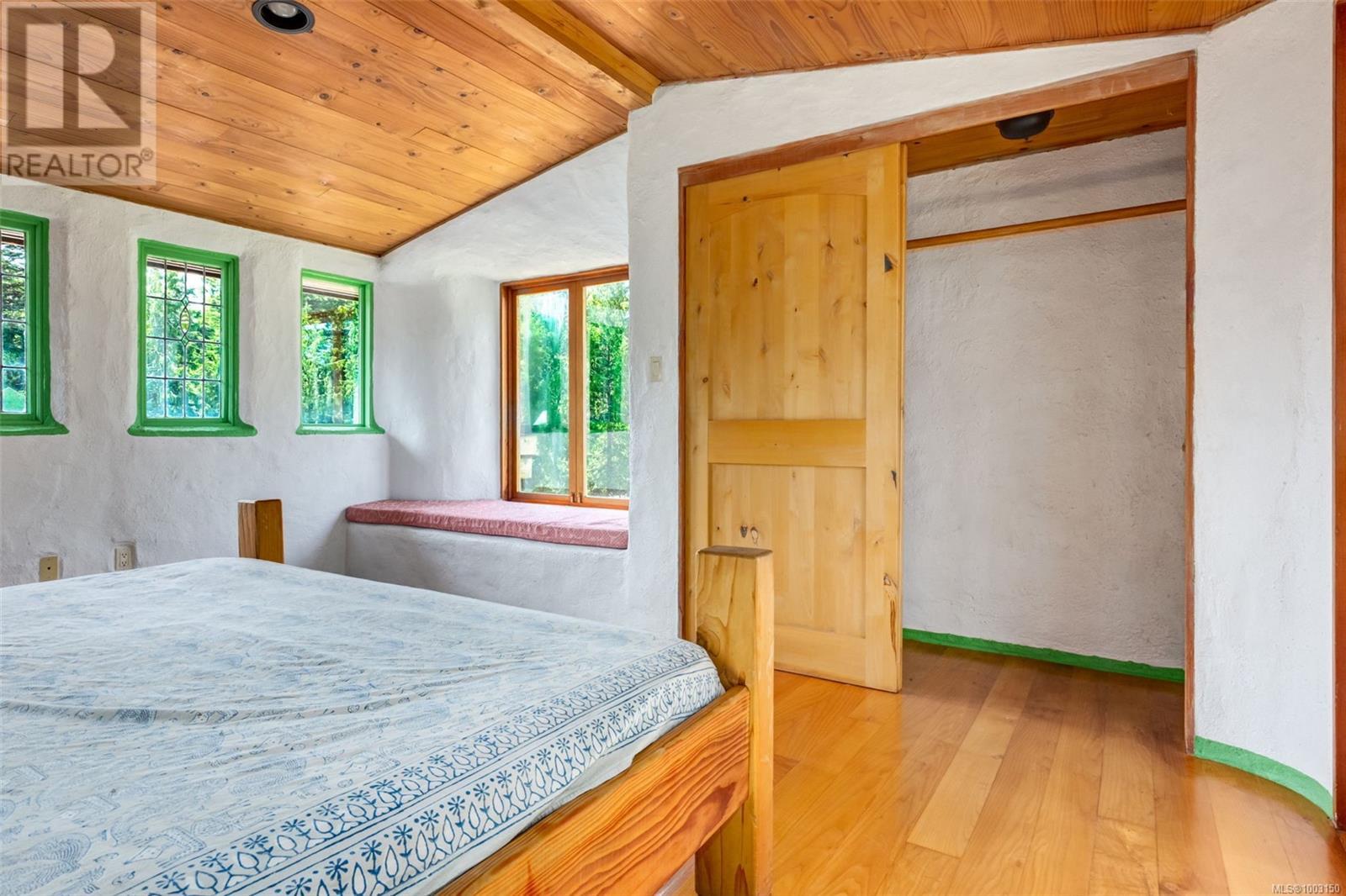 9 Main Rd, Lasqueti Island