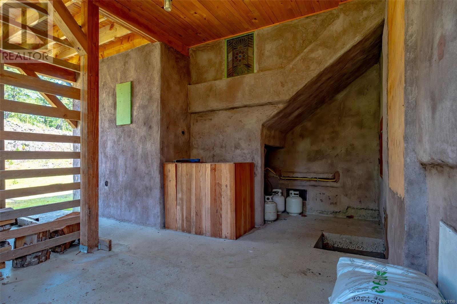 9 Main Rd, Lasqueti Island
