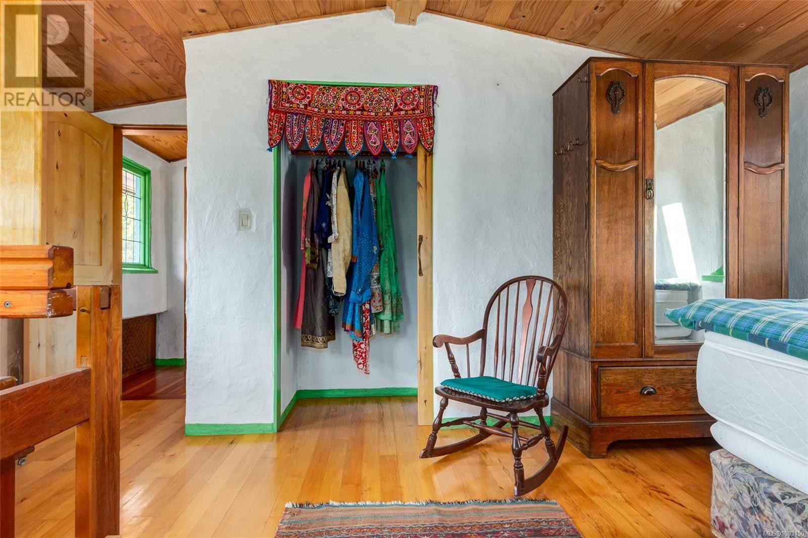 9 Main Rd, Lasqueti Island