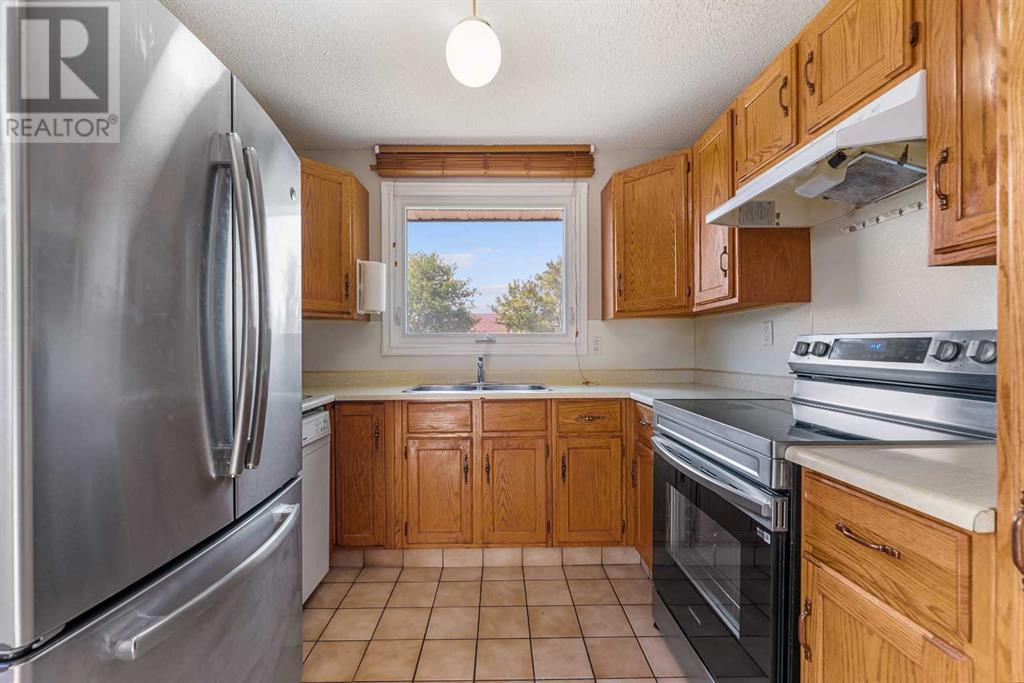 108 Pineland Place NE, Calgary, Alberta