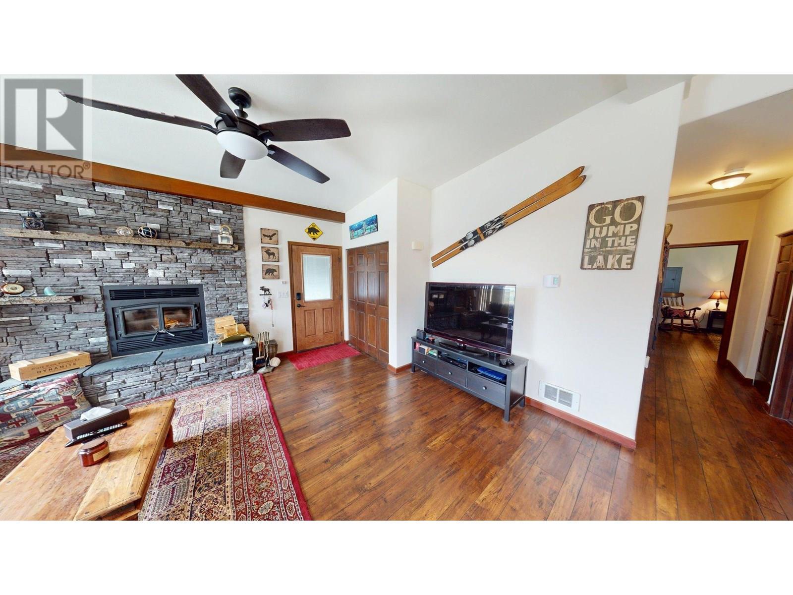 1695 Koocanusa Lake Drive - 29