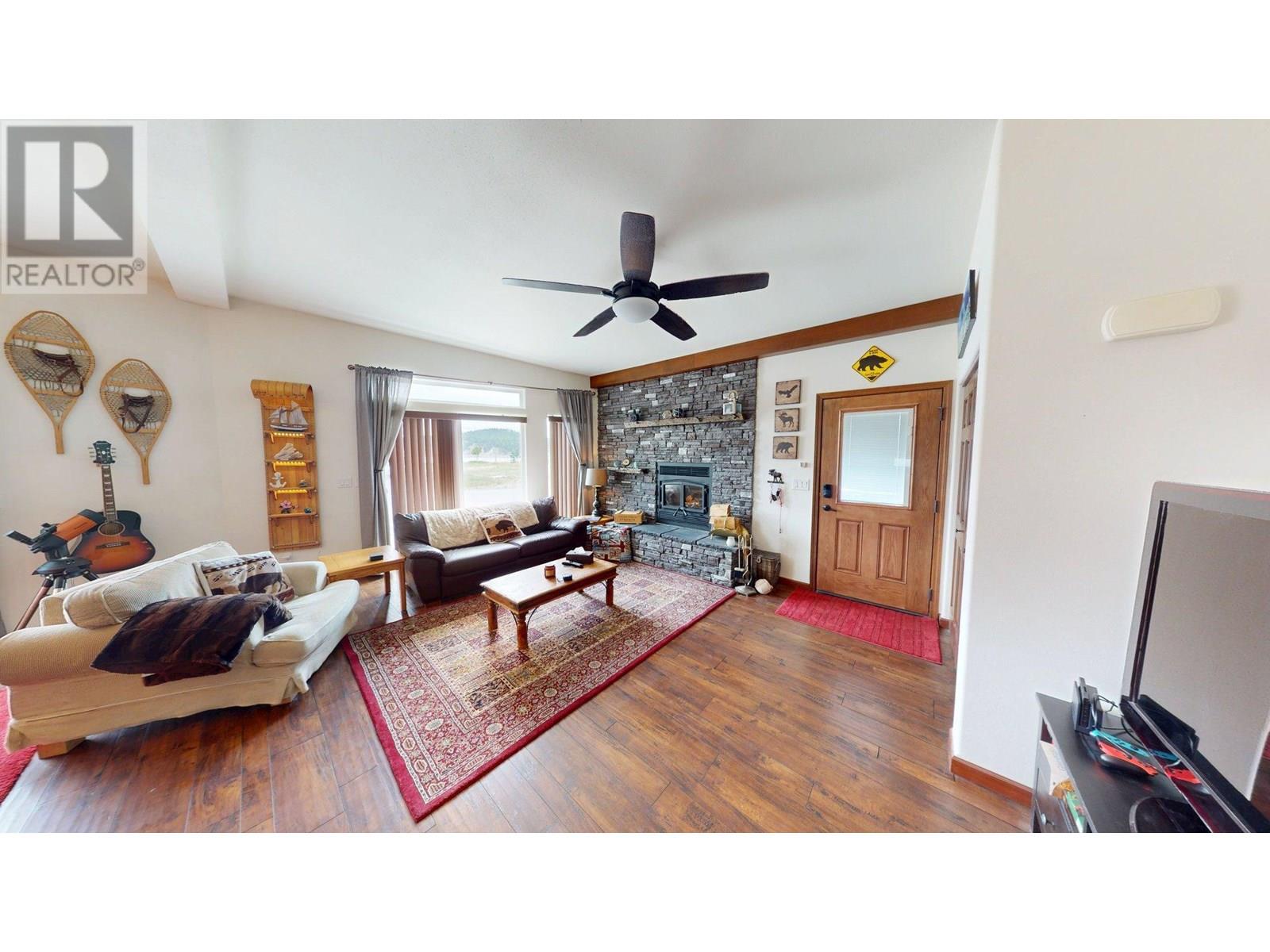 1695 Koocanusa Lake Drive - 32