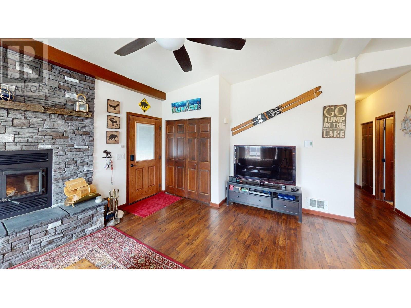 1695 Koocanusa Lake Drive - 38