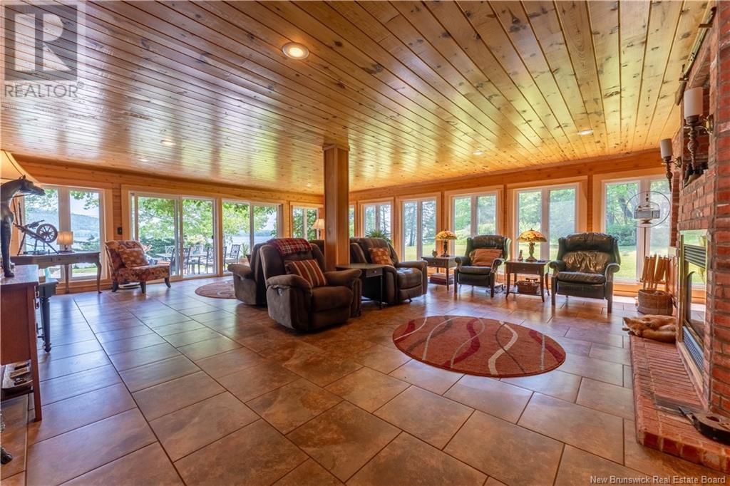72 Young Lane - Image 38