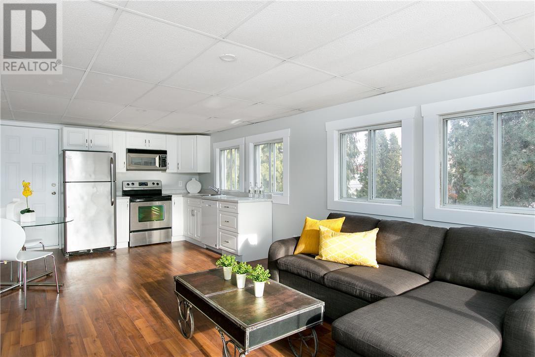 Photo 18 of 130 Dysart Road, Kelowna BC