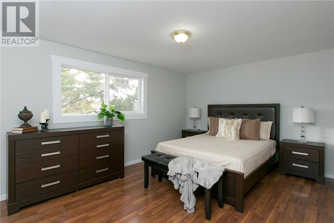 Photo 4 of 130 Dysart Road, Kelowna BC
