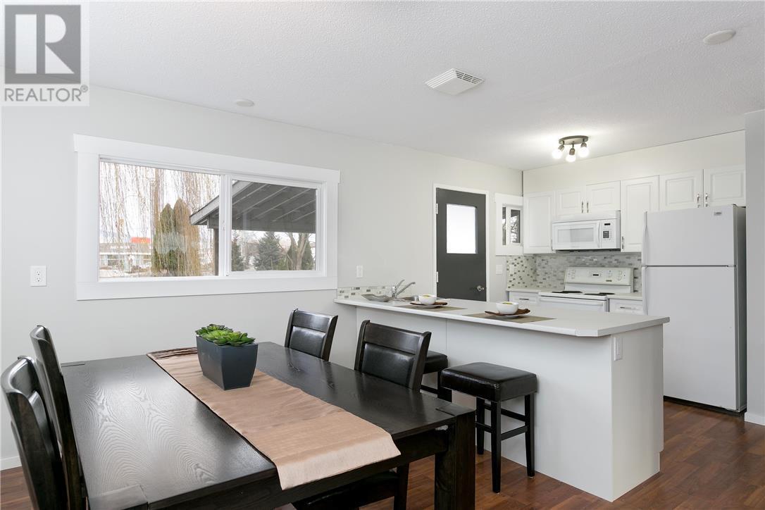 Photo 9 of 130 Dysart Road, Kelowna BC
