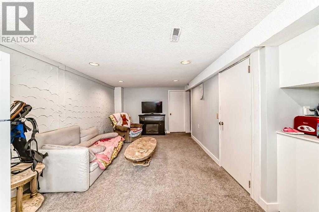 Single Family House Bungalow for Sale in   Avenue NW Bowness Calgary 