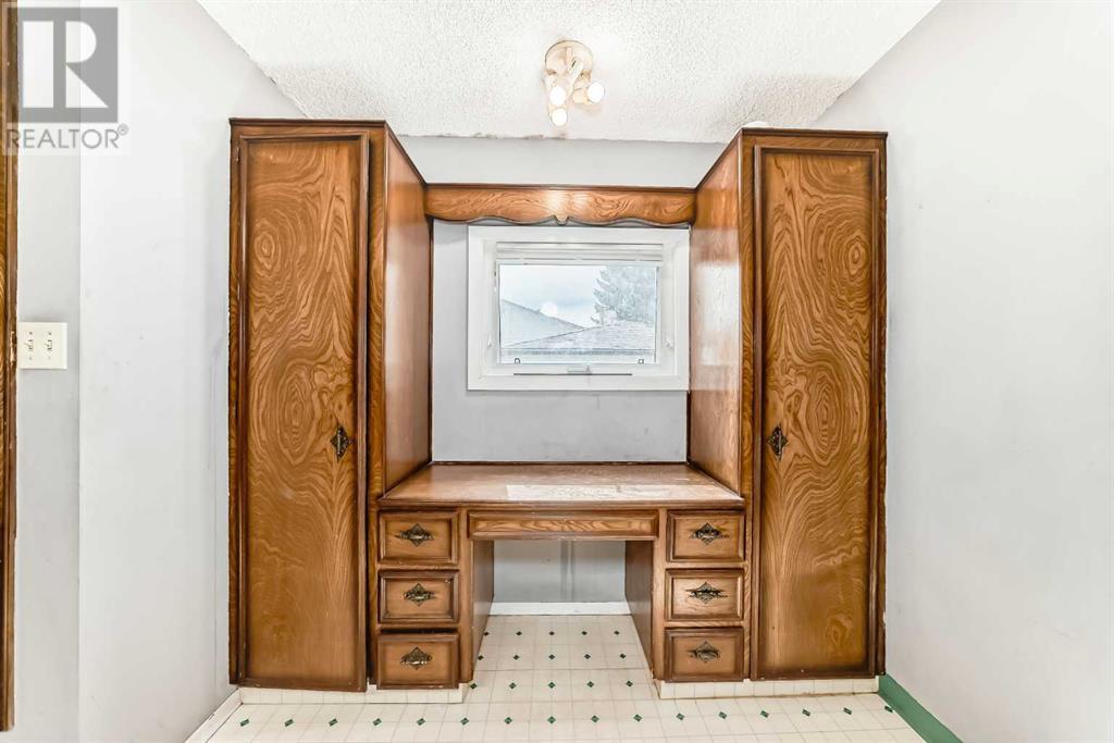 Single Family House Bungalow for Sale in   Avenue NW Bowness Calgary 