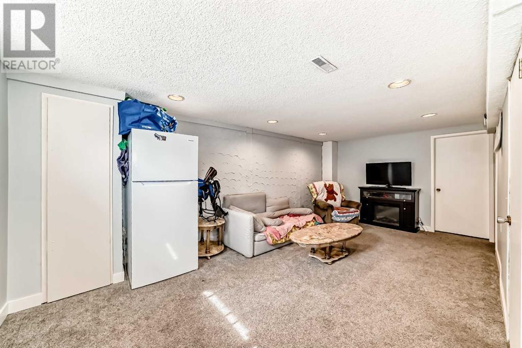 Single Family House Bungalow for Sale in   Avenue NW Bowness Calgary 