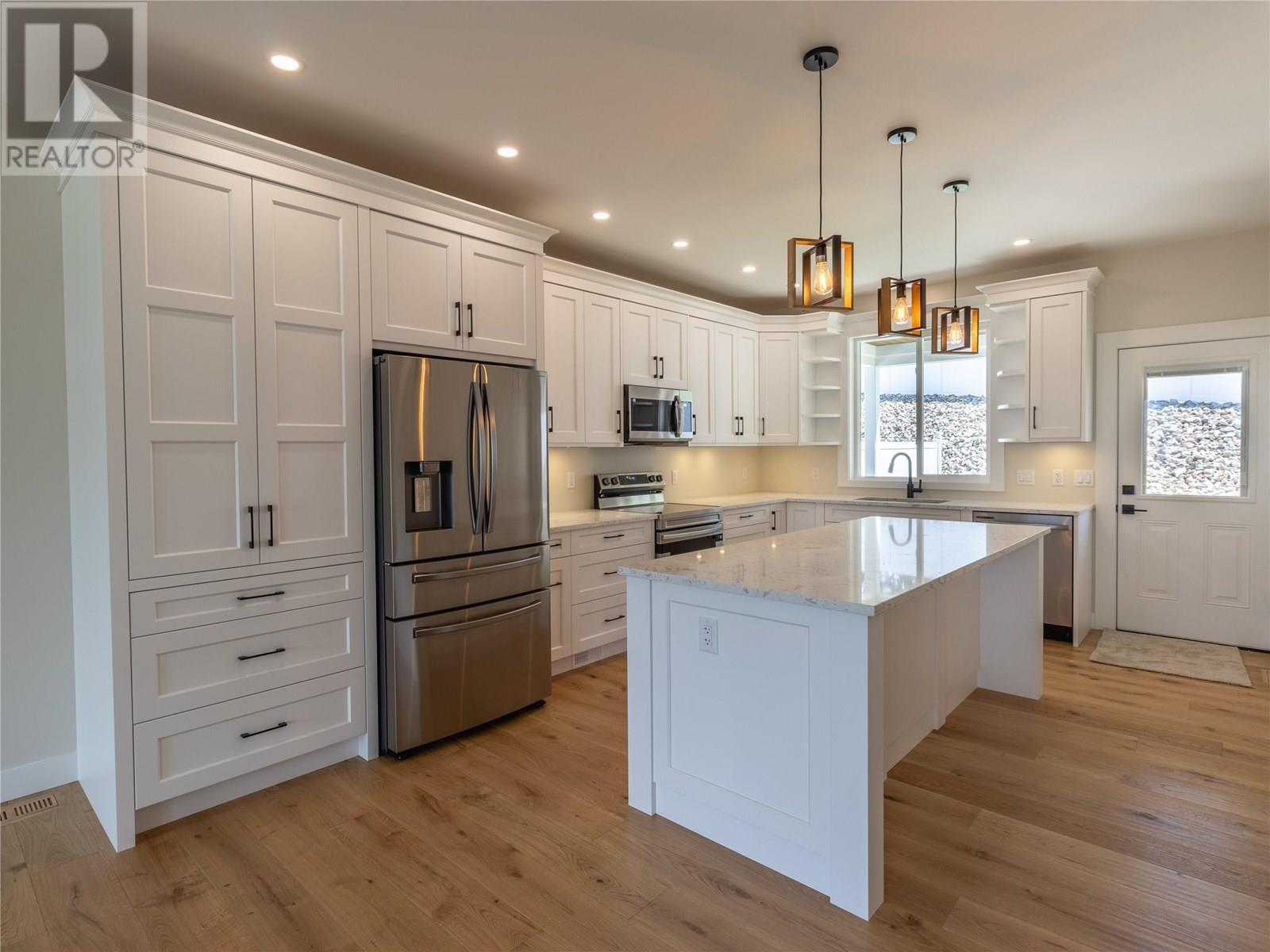 Photo 19 of 1740 9 Street Se, Salmon Arm BC
